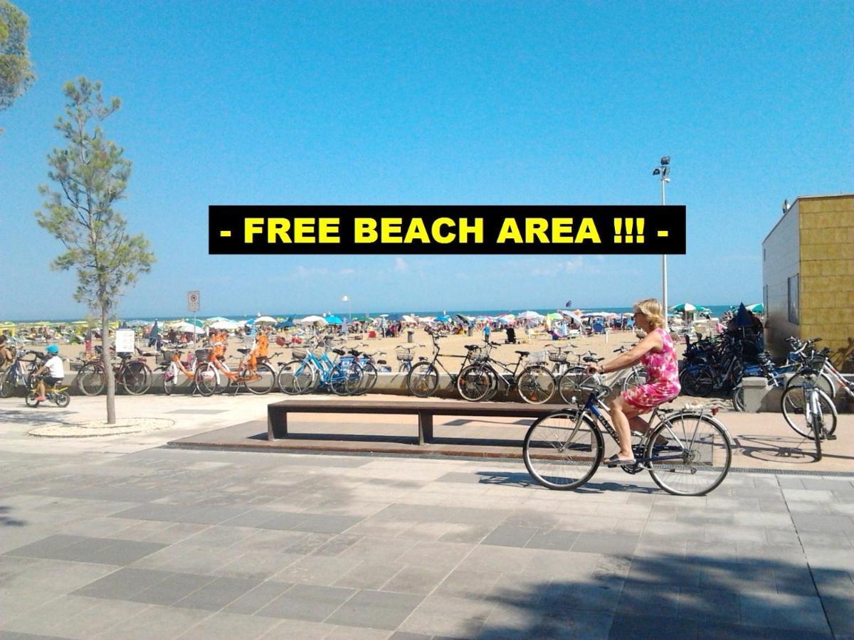 Lucerna Apartments At Sabbiadoro Beach ลินญาโน ซับเบียโดโร ภายนอก รูปภาพ