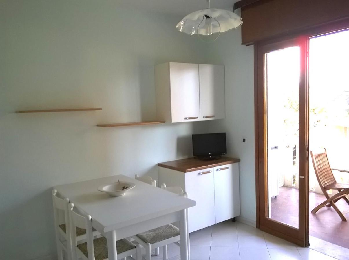 Lucerna Apartments At Sabbiadoro Beach ลินญาโน ซับเบียโดโร ภายนอก รูปภาพ