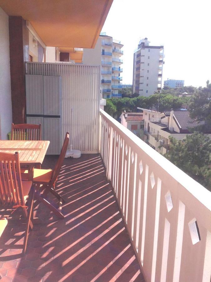 Lucerna Apartments At Sabbiadoro Beach ลินญาโน ซับเบียโดโร ภายนอก รูปภาพ